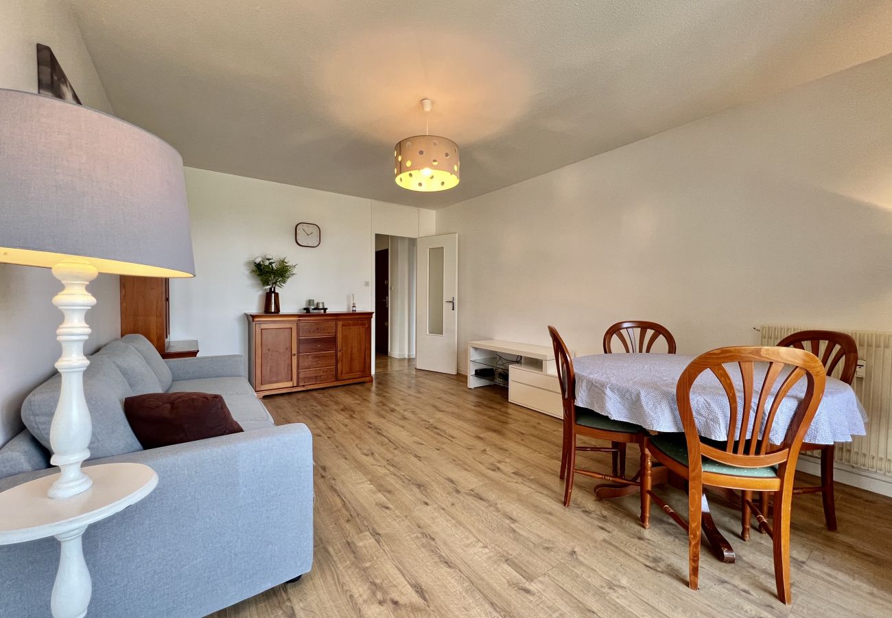 Apartment in Toulouse - L'Evasion - Spacieux 6p - Proche Métro