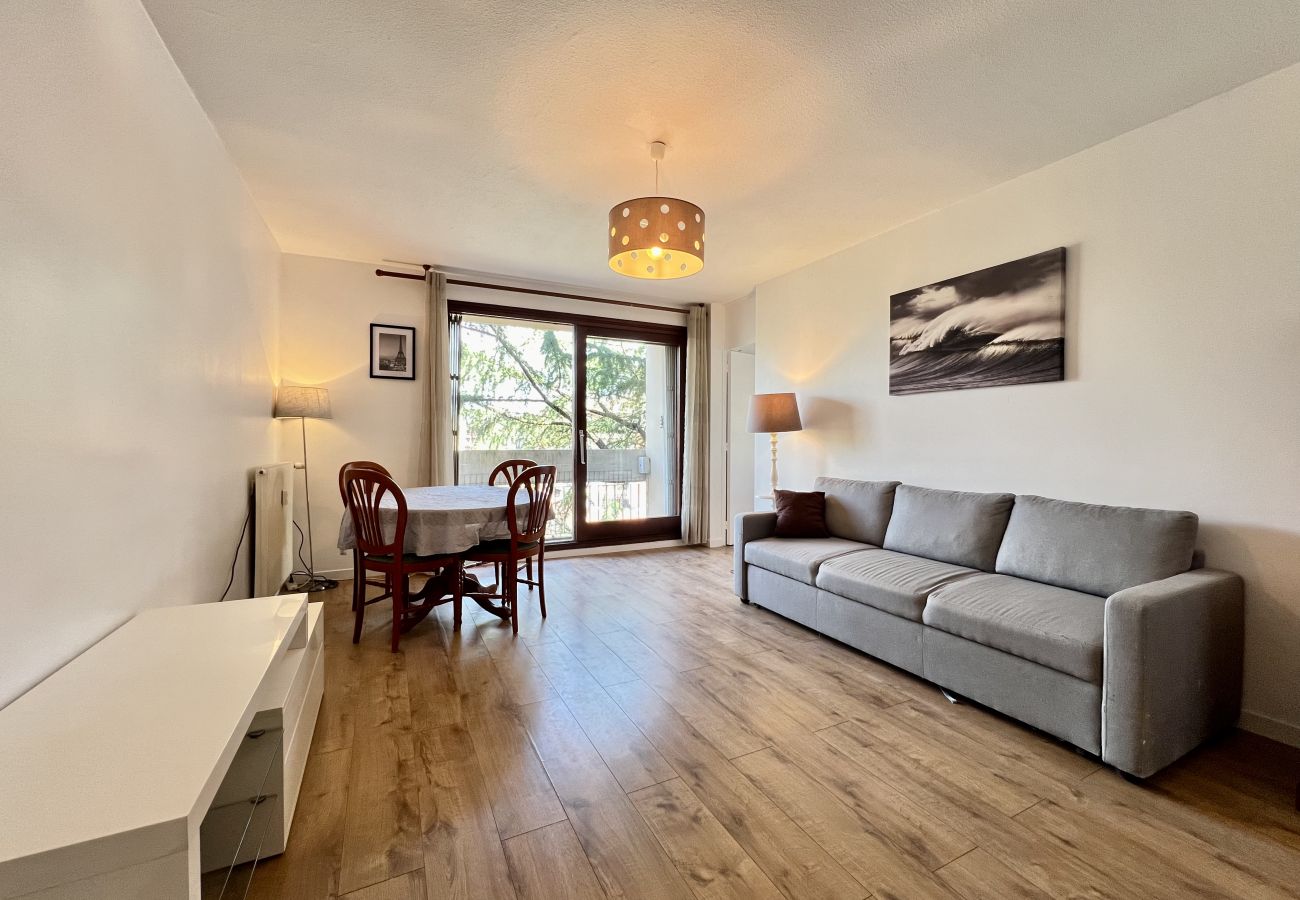 Apartment in Toulouse - L'Evasion - Spacieux 6p - Proche Métro