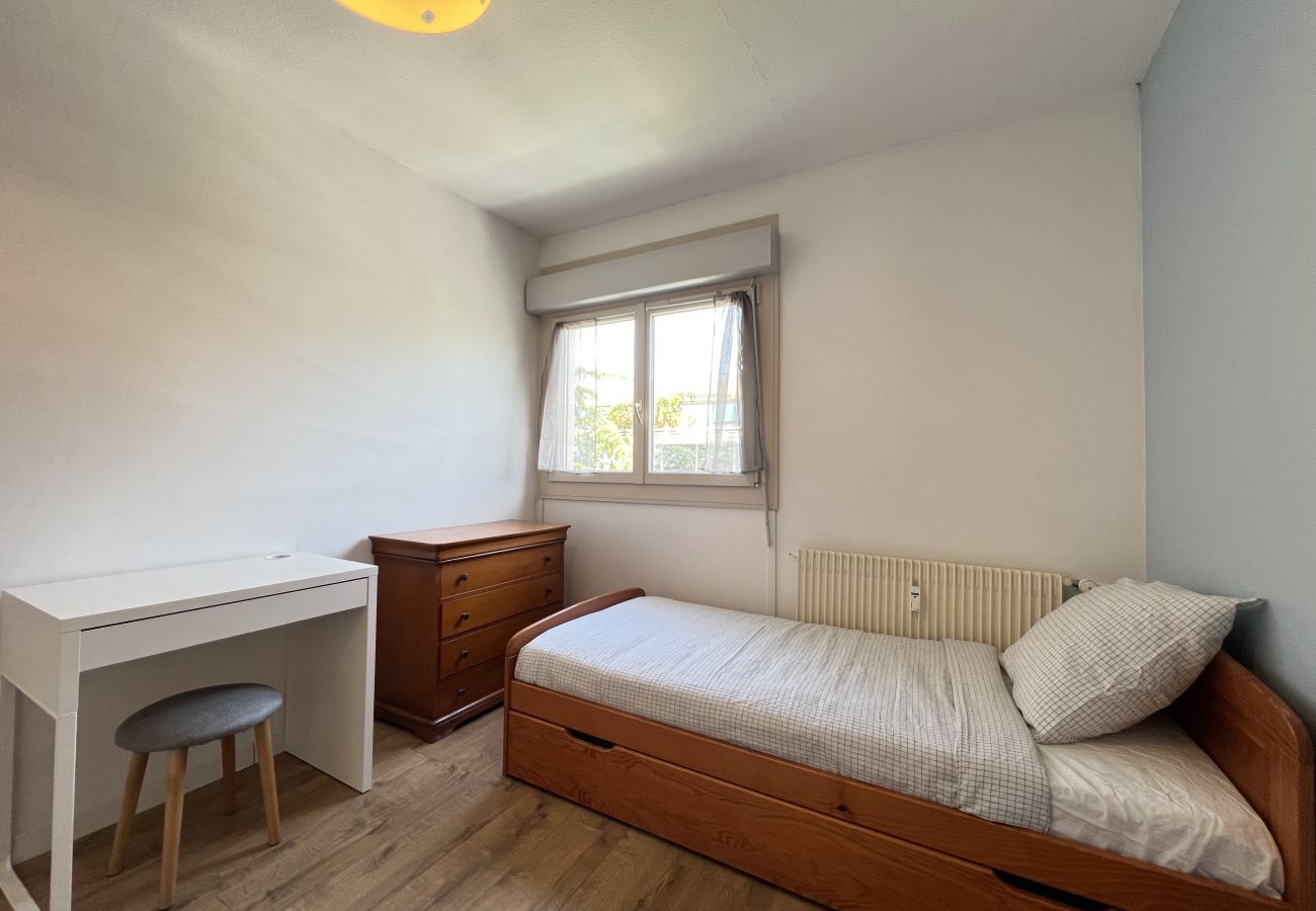 Apartment in Toulouse - L'Evasion - Spacieux 6p - Proche Métro