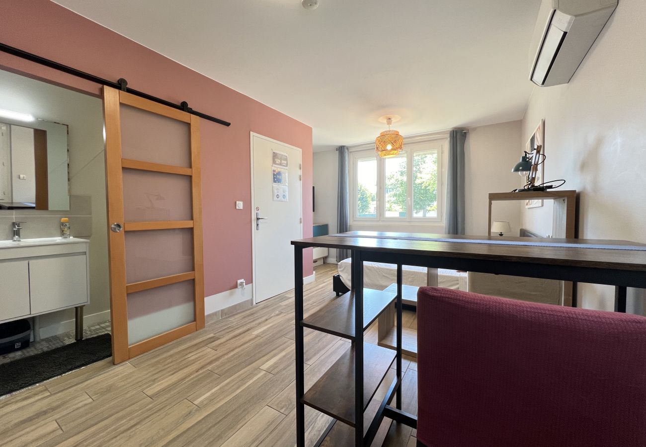 Studio in Toulouse - Le Catalan - Studio Cosy, climatisé avec Parking