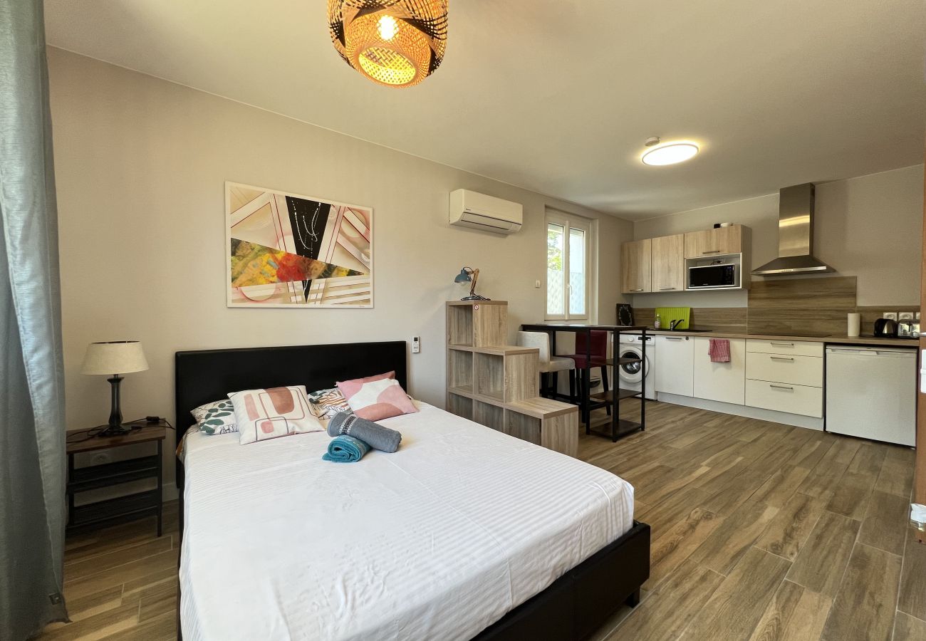 Studio in Toulouse - Le Catalan - Studio Cosy, climatisé avec Parking