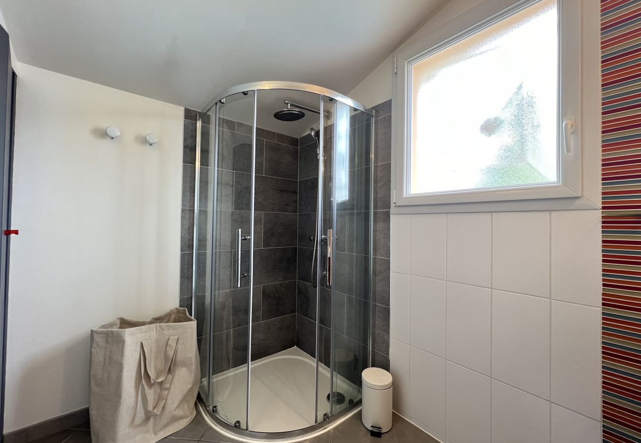 House in Frouzins - La Joviale, jolie maison avec Piscine & Jardin