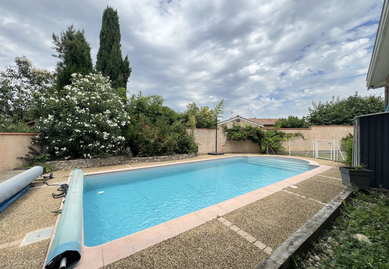 House in Frouzins - La Joviale, jolie maison avec Piscine & Jardin
