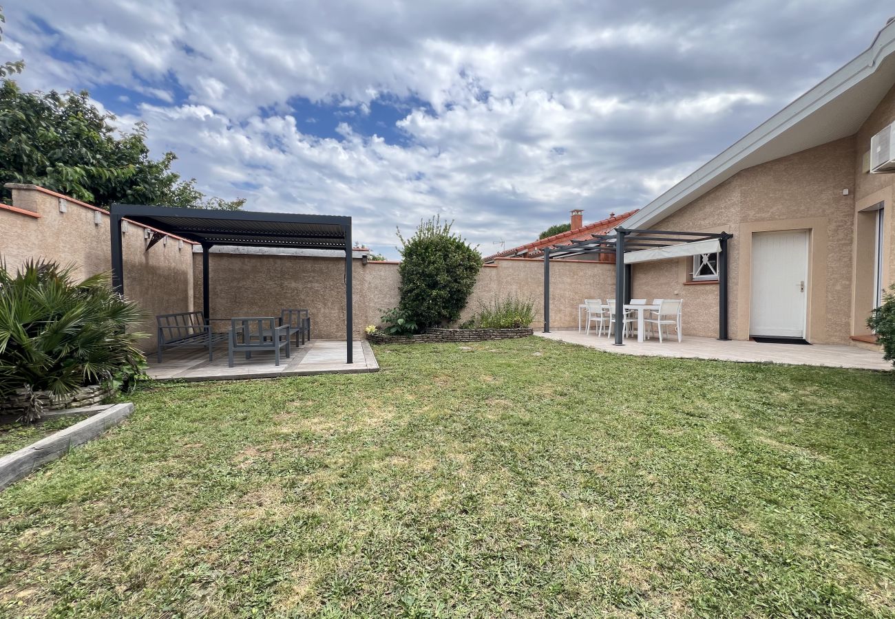 House in Frouzins - La Joviale, jolie maison avec Piscine & Jardin