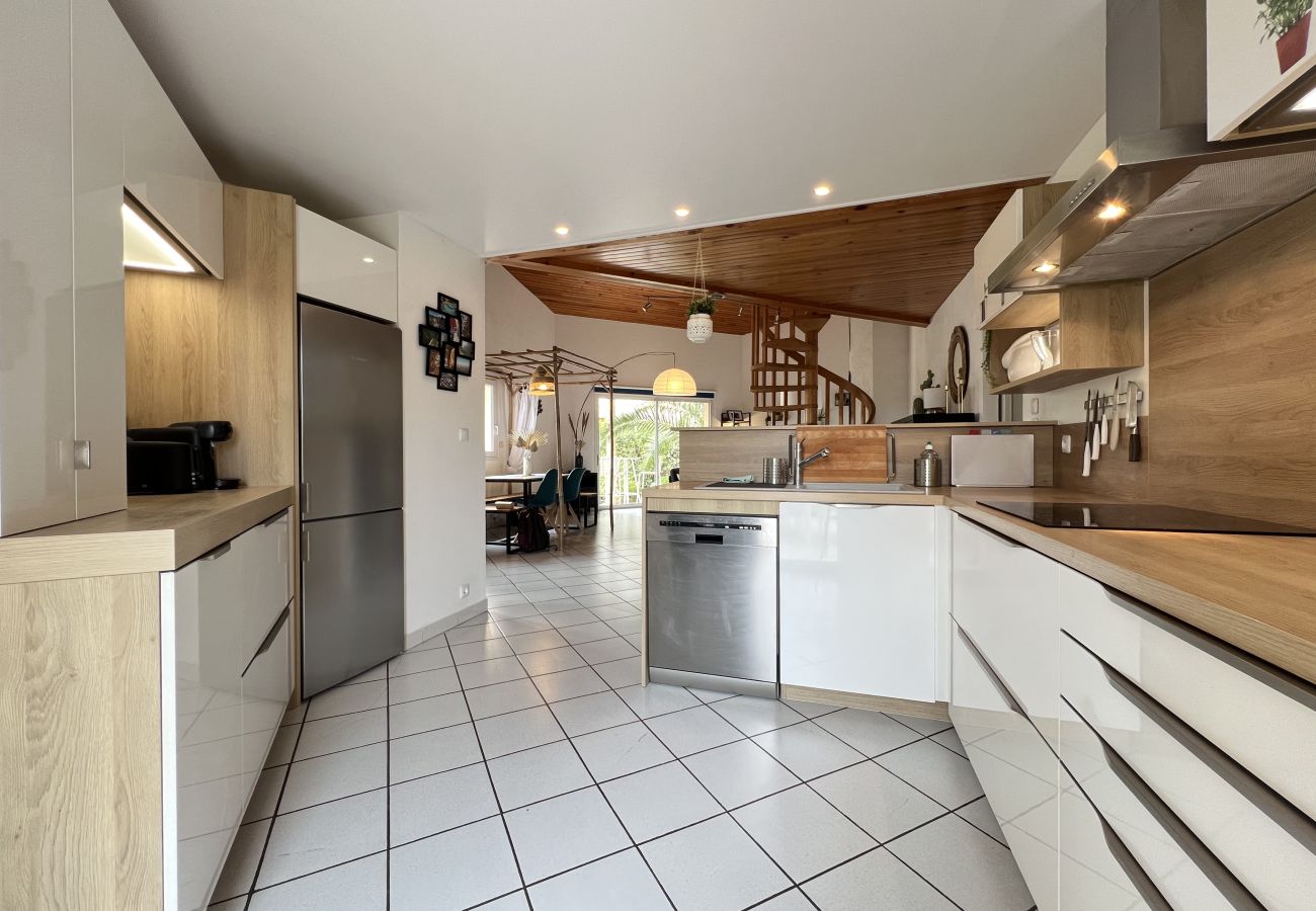 House in Frouzins - La Joviale, jolie maison avec Piscine & Jardin