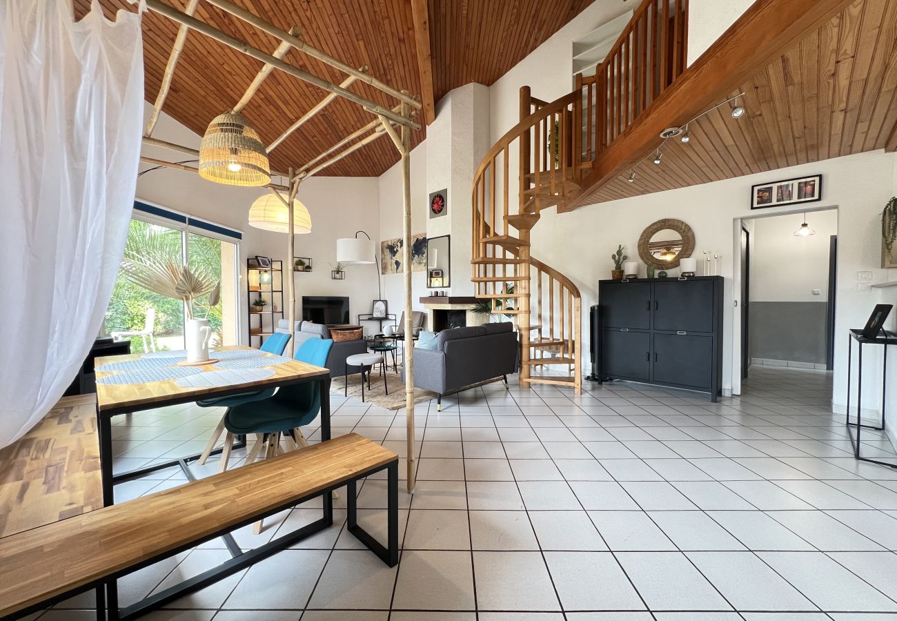 House in Frouzins - La Joviale, jolie maison avec Piscine & Jardin