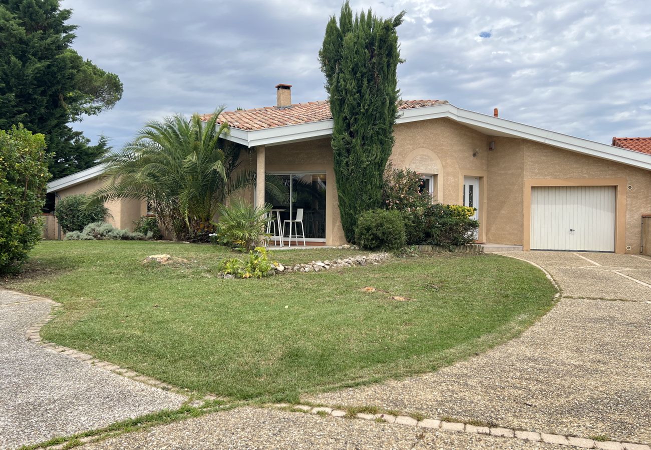 House in Frouzins - La Joviale, jolie maison avec Piscine & Jardin