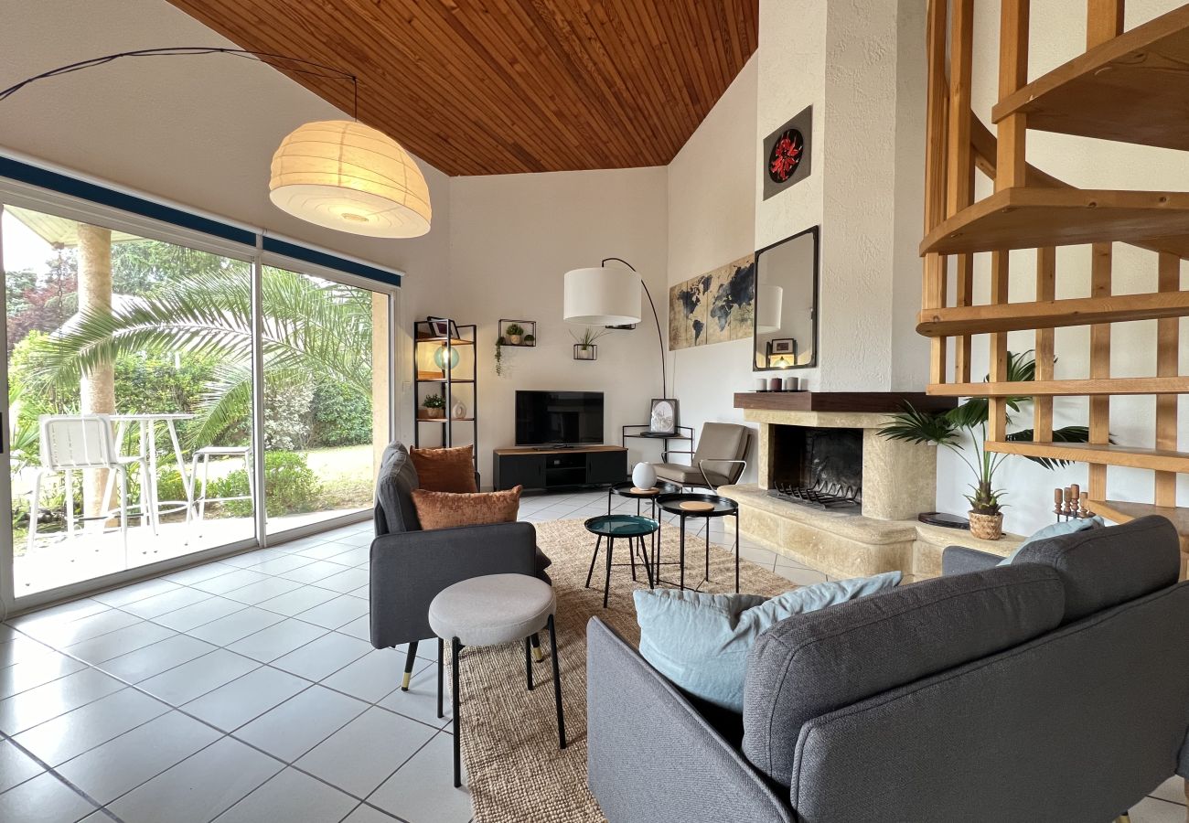 House in Frouzins - La Joviale, jolie maison avec Piscine & Jardin