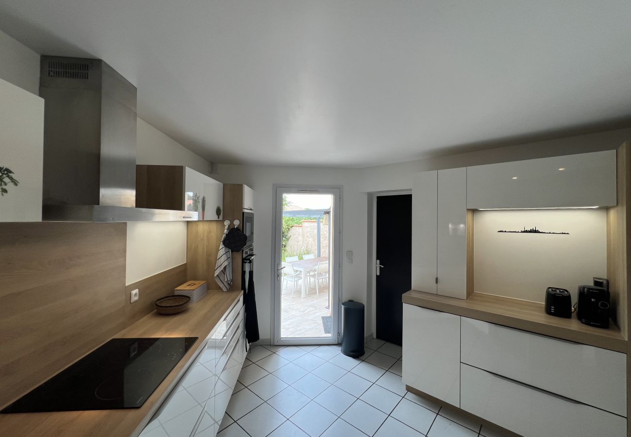 House in Frouzins - La Joviale, jolie maison avec Piscine & Jardin