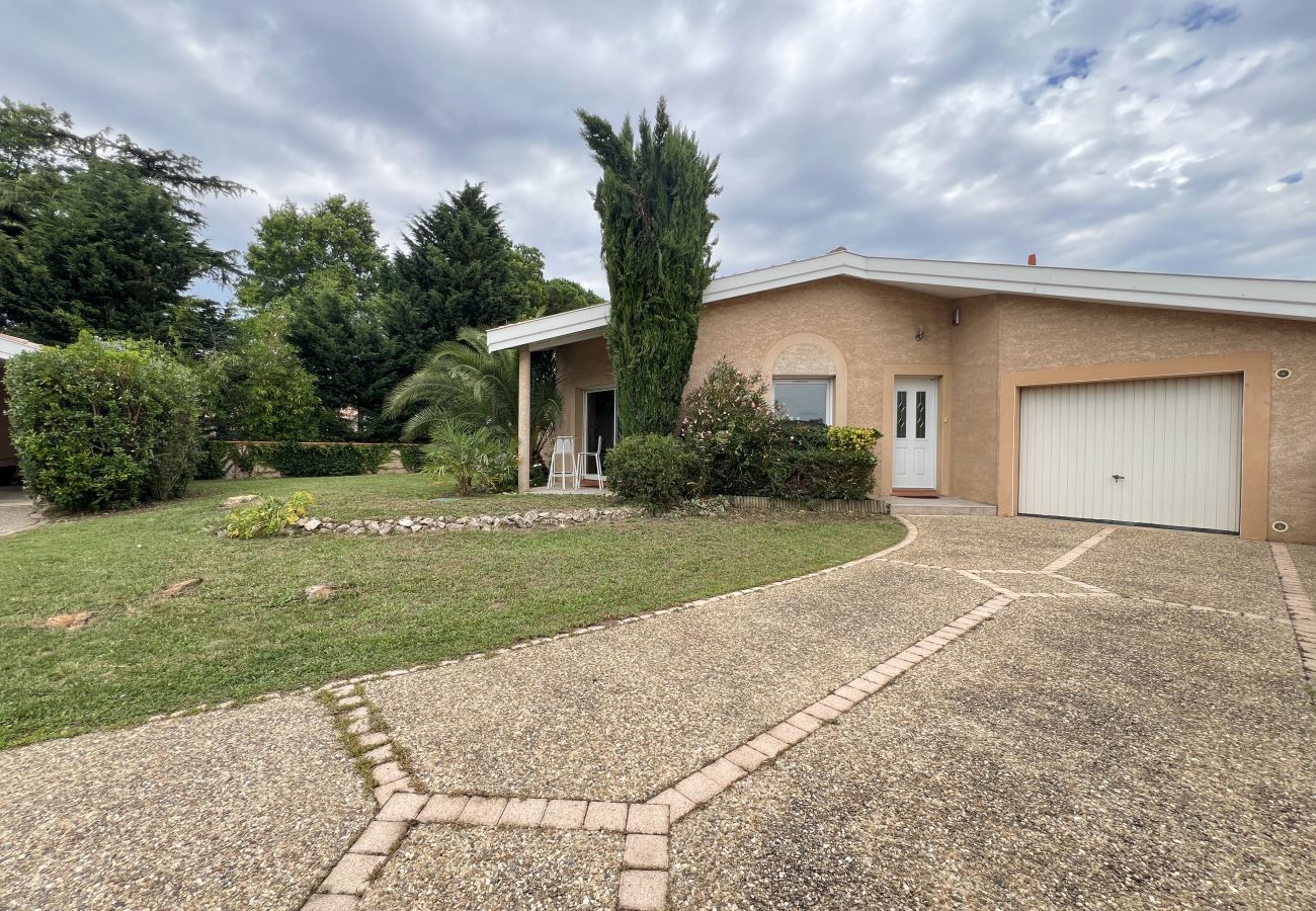 House in Frouzins - La Joviale, jolie maison avec Piscine & Jardin